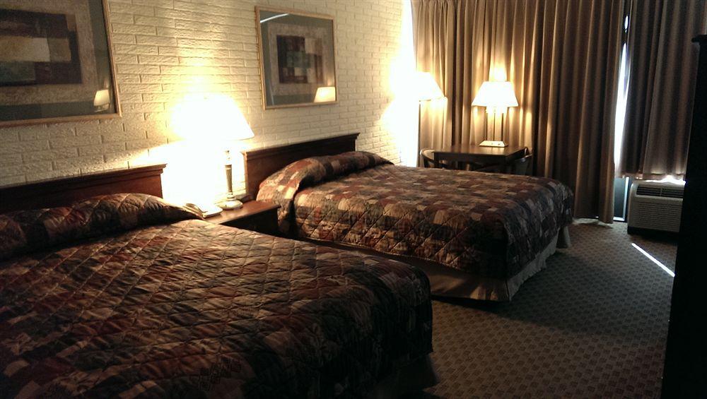ฮาวเวิร์ด จอห์นสัน บาย วินด์แฮม วิลเลียมส์เบิร์ก Hotel Norge ภายนอก รูปภาพ