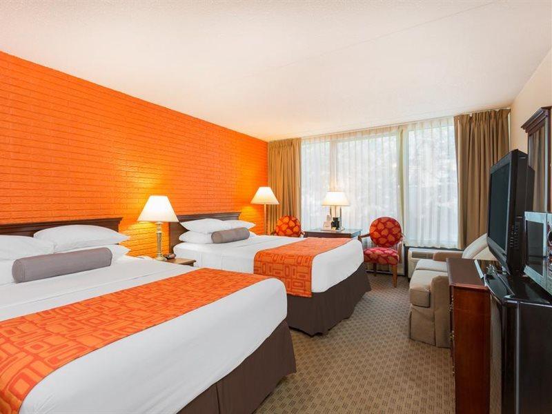 ฮาวเวิร์ด จอห์นสัน บาย วินด์แฮม วิลเลียมส์เบิร์ก Hotel Norge ภายนอก รูปภาพ