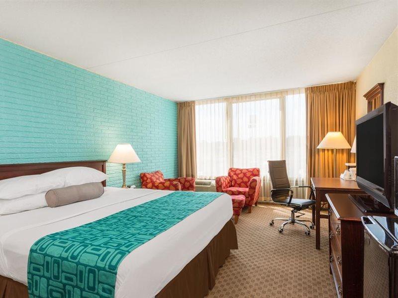 ฮาวเวิร์ด จอห์นสัน บาย วินด์แฮม วิลเลียมส์เบิร์ก Hotel Norge ภายนอก รูปภาพ