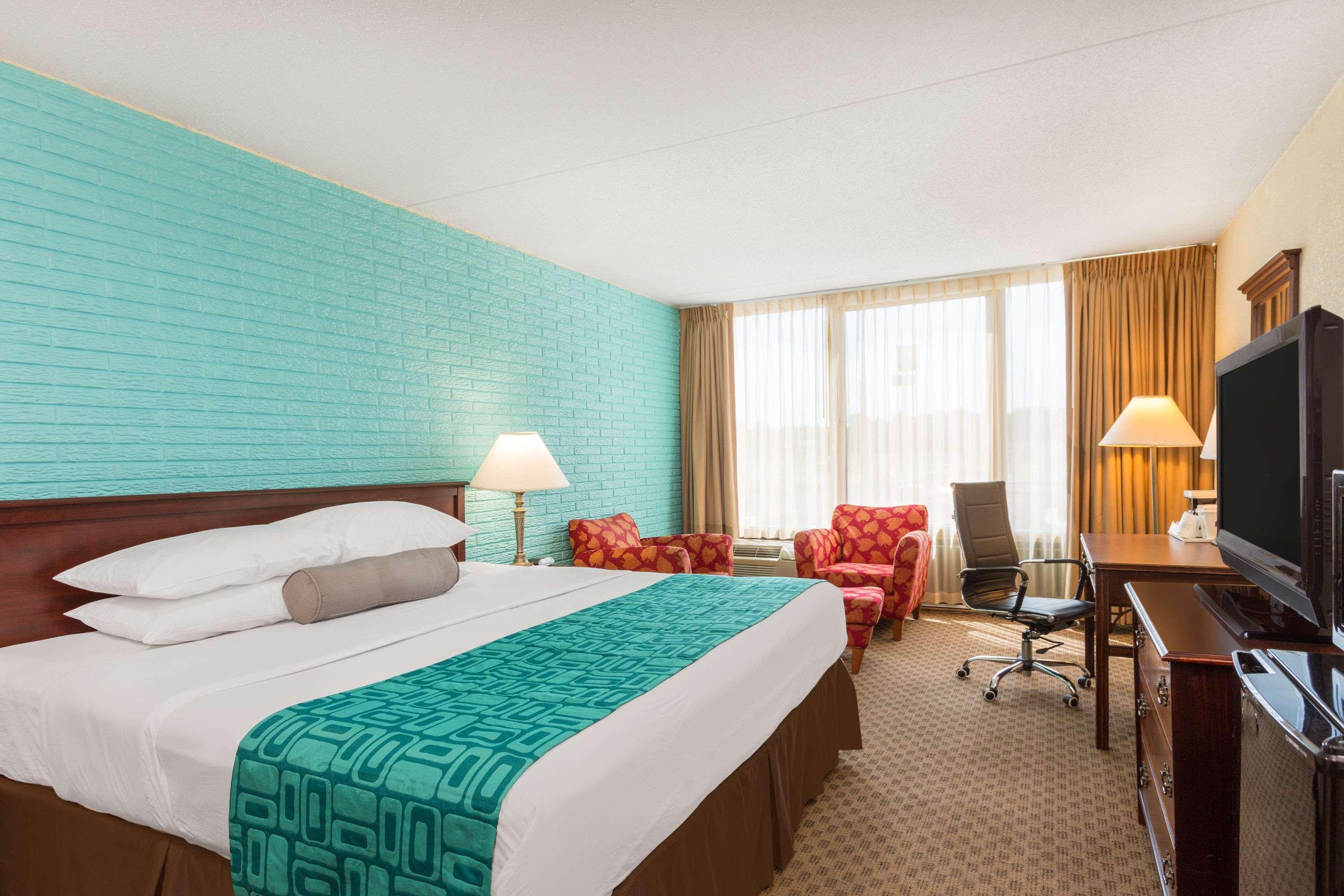 ฮาวเวิร์ด จอห์นสัน บาย วินด์แฮม วิลเลียมส์เบิร์ก Hotel Norge ภายนอก รูปภาพ