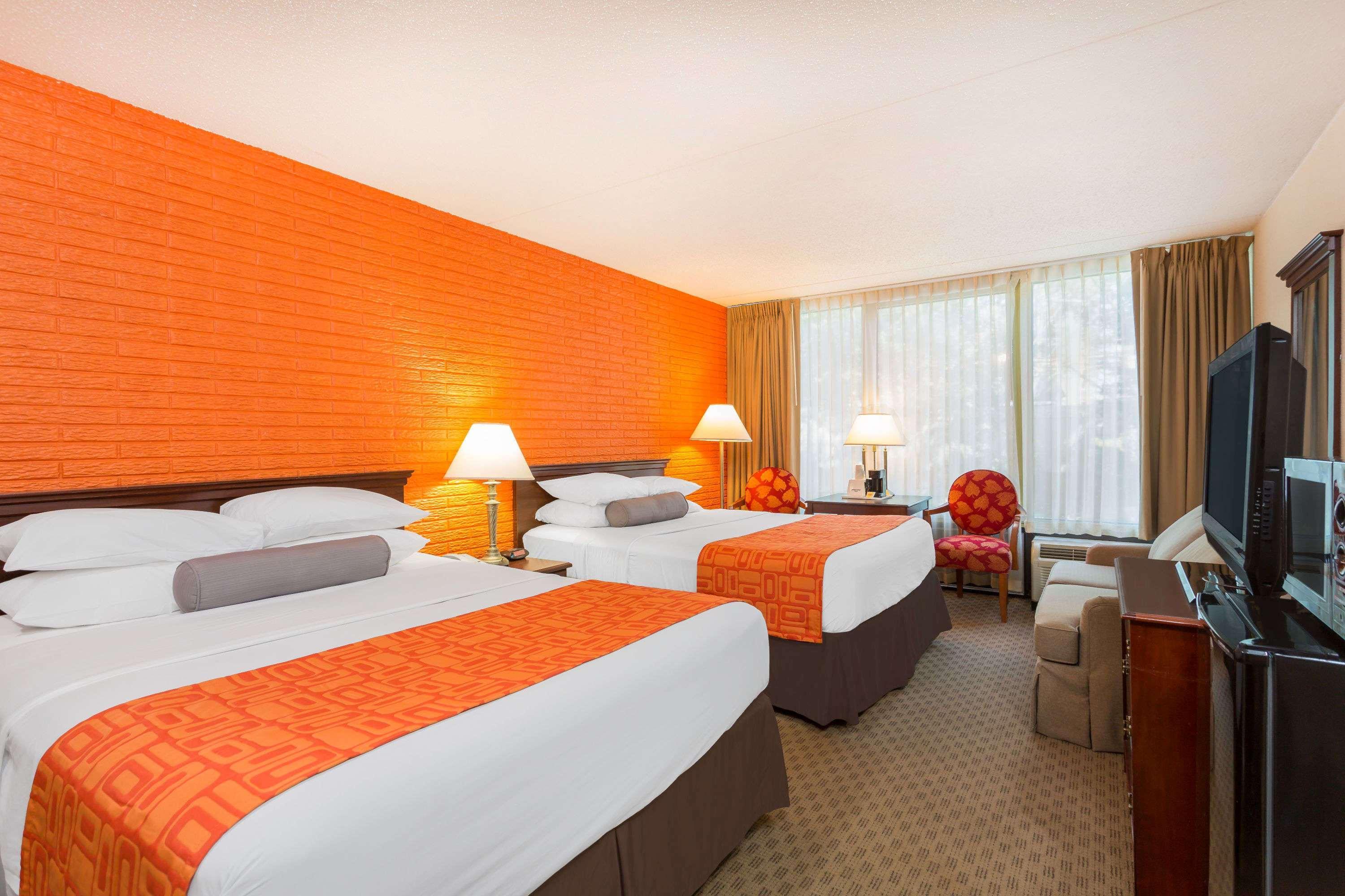 ฮาวเวิร์ด จอห์นสัน บาย วินด์แฮม วิลเลียมส์เบิร์ก Hotel Norge ภายนอก รูปภาพ