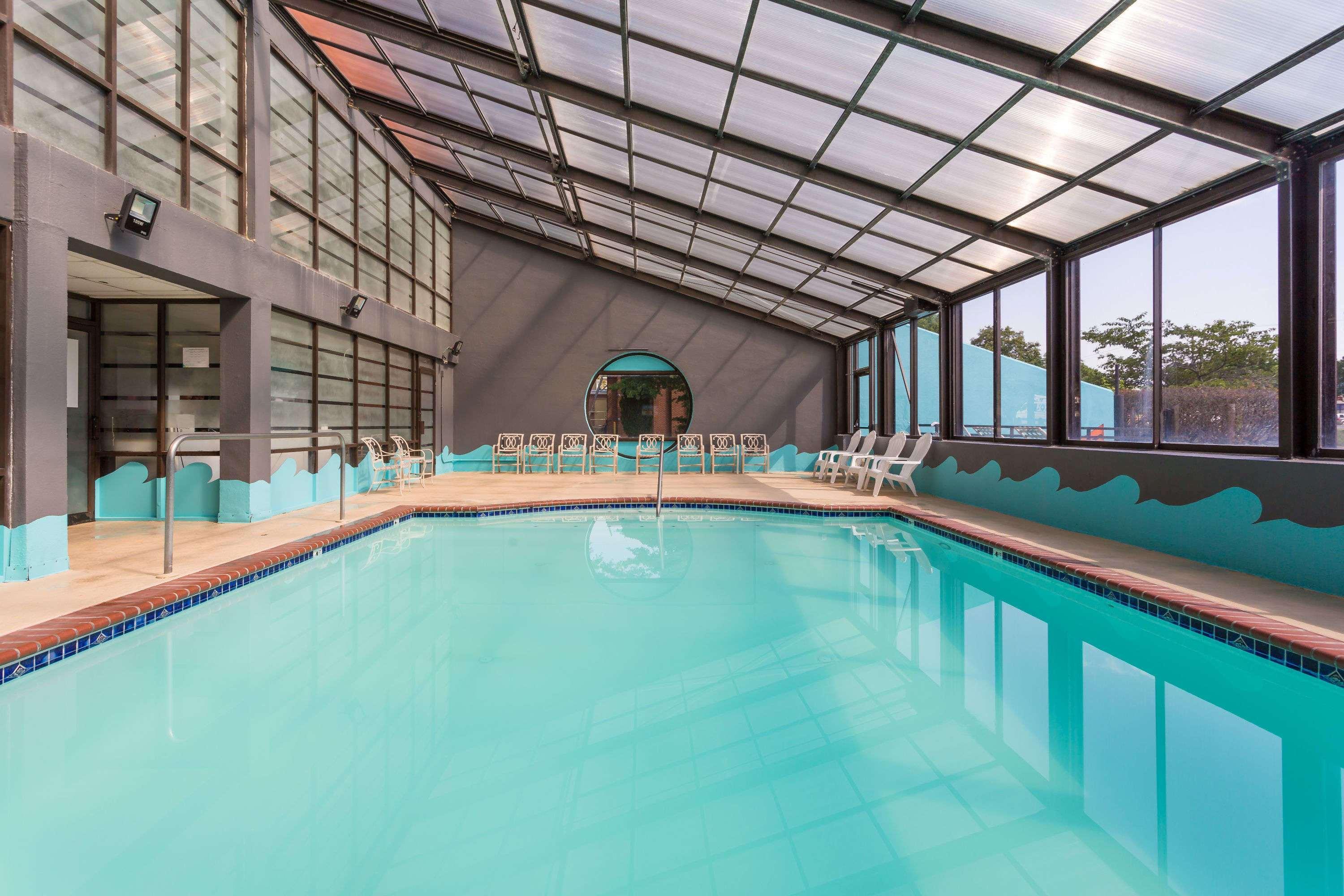 ฮาวเวิร์ด จอห์นสัน บาย วินด์แฮม วิลเลียมส์เบิร์ก Hotel Norge ภายนอก รูปภาพ