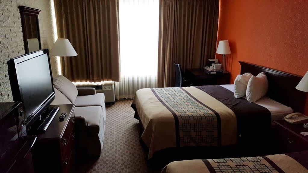 ฮาวเวิร์ด จอห์นสัน บาย วินด์แฮม วิลเลียมส์เบิร์ก Hotel Norge ภายนอก รูปภาพ